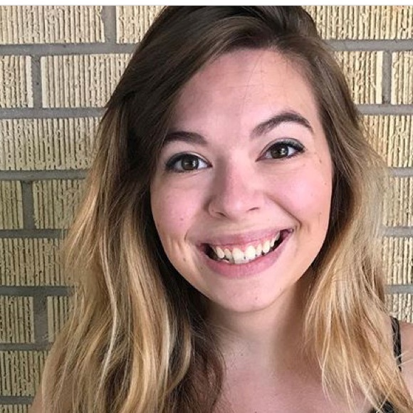 Meet your Posher, Sarah - Picture 1 of 1